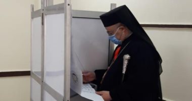 بطريرك الأقباط الكاثوليك يدلى بصوته فى انتخابات مجلس الشيوخ