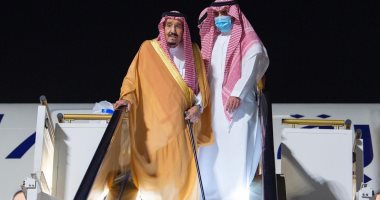 خادم الحرمين الشريفين يصل إلى نيوم للاستجمام ..فيديو وصور