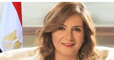 وزيرة الهجرة تحتفل بعيد ميلادها وصفحتها الرسمية تتلقى عشرات التهانى .. صور  