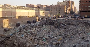 سيبها علينا.. شكوى من انتشار القمامة بعزبة منصور القطاوى فى بهتيم 
