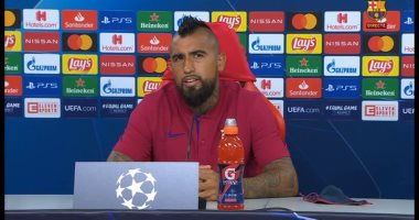 برشلونة ضد البايرن.. فيدال: البافارى مفضل للفوز لكننا أفضل فريق فى العالم