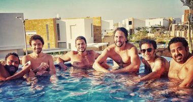 هشام ماجد مع كريم عبد العزيز وشيكو وشريف رمزى فى الساحل.. الناس الرايقة
