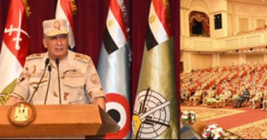 وزير الدفاع يلتقى عدداً من الضباط المعينين لتولى الوظائف القيادية بالقوات المسلحة