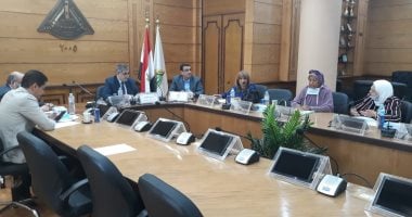 "المغربى" يترأس اجتماع اللجنة العليا لتطوير التعليم بجامعة بنها.. صور