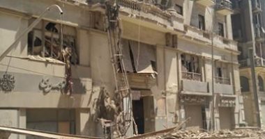 صور جديدة لانهيار عقار شارع قصر النيل في وسط القاهرة