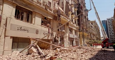 محافظة القاهرة: البحث عن شخصين تحت أنقاض مبنى قصر النيل المنهار