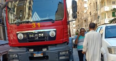 استخراج جثمان سيدة من تحت أنقاض العقار المنهار فى الإسكندرية