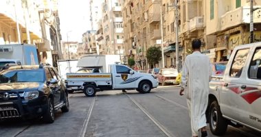 أمن الإسكندرية يغلق الطريق المؤدى للعقار المنهار