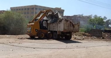 رفع 310 طن قمامه ومخالفات صلبة فى حملة بأبو قرقاص المنيا.. صور