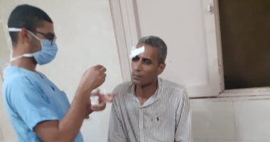 محاسب بالشرقية يتهم شخصين بضربه وتمزيق ملابسه
