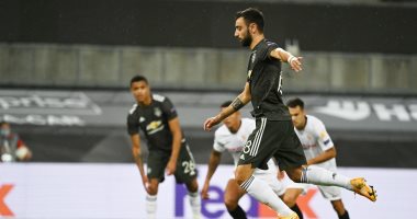 إشبيلية ضد مان يونايتد.. تعادل مثير 1-1 بين الفريقين في الشوط الأول "فيديو"