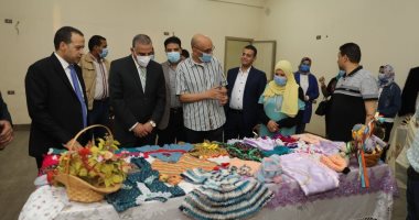 صور.. محافظ سوهاج يتفقد الأنشطة المختلفة بمركز شباب مدينة سوهاج