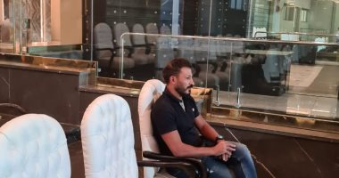 سيد معوض مدرب المنتخب يحضر مباراة الأهلي وأسوان بالدوري