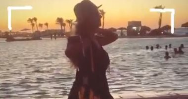 نيللي كريم تتألق فى أحدث جلسة تصوير على البلاج.. فيديو
