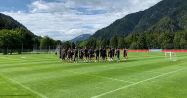 نجوم ليفربول يواصلون تدريباتهم لليوم الثالث.. وساديو مانى يرسل تحياته للجمهور