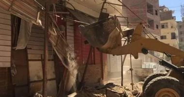 صور.. حملة لرفع الإشغالات وإزالة التعديات بمركز مغاغة بالمنيا