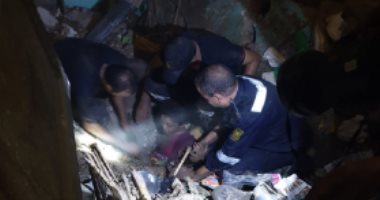 الحماية المدنية تنتشل طفلين من أسفل أنقاض عقارين منهارين بأسيوط