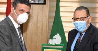 محافظ الشرقية يلتقي رئيس البنك الزراعي المصري لمناقشة تدعيم الأسواق الحضارية
