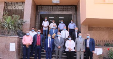 رئيس جامعة المنوفية يتفقد مع رئيس لجنة قطاع الإعلام اختبارات قدرات كلية الإعلام 