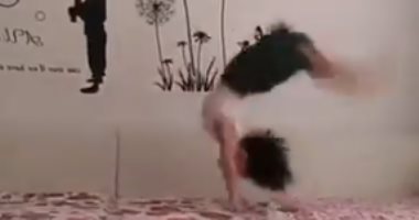 طفلة الـ"كونج فو" تدور بجسمها 80 لفة فى 60 ثانية... فيديو