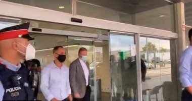 كومان يصل برشلونة لتوقيع عقود تدريب البارسا.. فيديو 