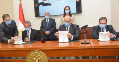 وزيرا التخطيط والتنمية المحلية يوقعان 3 بروتوكولات للاستفادة من بوابة خدمات المحليات