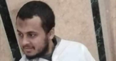 قرية كفر هلال بالمنوفية تشيع شابا توفى بكورونا وأمه تموت حزنا عليه.. صور
