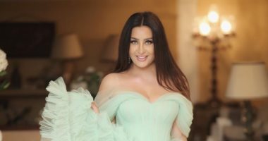 نبيلة عبيد تشيد بأغنيه لطيفة الجديدة "خلينى"