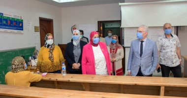 نائب رئيس جامعة طنطا يتابع امتحانات الدراسات العليا بكليتى التربية والتمريض