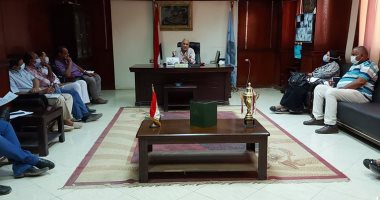 صور.. رئيس مدينة إسنا بالأقصر يتابع مستجدات ملف التصالح في مخالفات البناء 