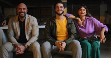 صور.. أحمد الفيشاوى ونيللى كريم ووليد فواز فى كواليس فيلم "30 مارس"