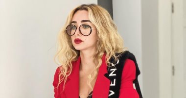 الفنانة هنا الزاهد تخطف الأنظار في أحدث ظهور لها بنظارتها الجديدة.. صور