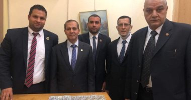 جمارك مطار القاهرة تحبط محاولة تهريب كمية من النقد الأجنبى