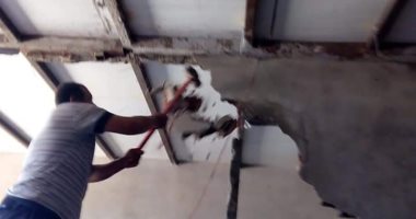 حى أول طنطا بمحافظة الغربية يزيل بناء مخالف.. صور