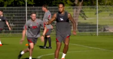 حماس ولياقة بدنية عالية للاعبى ليفربول فى التدريبات استعدادا للدورى.. صور
