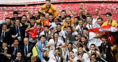 كل أهداف الجمعة.. إشبيلية يقهر إنتر ميلان ويتوج بالدوري الأوروبي