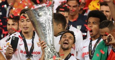 قائد إشبيلية: عانينا من أجل التتويج بلقب الدوري الأوروبي