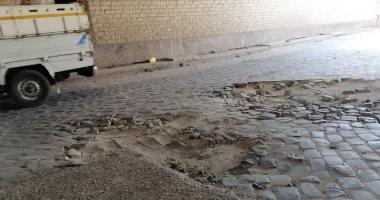 اضبط مخالفة.. تآكل طريق نفق كفر الزيات يتسبب فى كارثة بالغربية