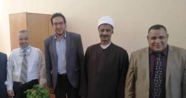 رئيس منطقة الإسكندرية الأزهرية يتفقد إعداد البرامج التعليمية التفاعلية 