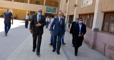 محافظ القليوبية يتفقد امتحانات الدور الثاني لطلاب الثانوية العامة بمدرسة بنها الثانوية العسكرية