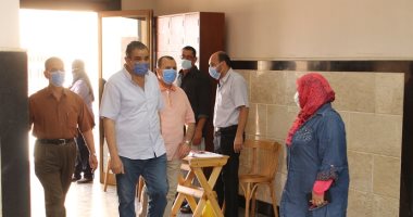 رئيس جامعة كفر الشيخ يتفقد مكتب تنسيق الثانوية العامة .. صور