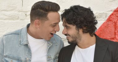 مصطفى حجاج يكشف تفاصيل أغنية "أبويا قالى زمان" مع البحراوى 