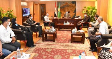  محافظ الفيوم يناقش مشكلة الصرف الصحى و الصناعى وإنقاذ بحيرة قارون