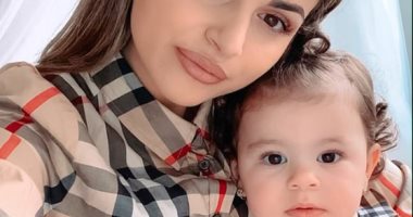"أزاليا" أصغر موديل.. عمرها 17 شهر ويتابعها أكثر من 13 ألفا عبر انستجرام