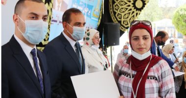 صور ..محافظ كفر الشيخ يكرم 33 طالباً وطالبة من أوائل الثانوية العامة والأزهرية 