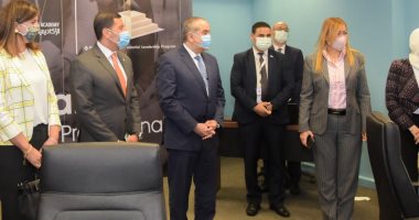 وزير الطيران المدنى يشارك باختبارات تأهيل التنفيذيين للقيادة بالوطنية للتدريب