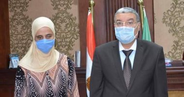 محافظ المنيا يستقبل أول كفيفه رئيسا لقسم ذوى الاحتياجات الخاصة بمكتبة مصر العامة