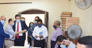 رئيس صندوق التنمية الثقافية يستقبل وفد السياحة العالمية بمركز الحرف ..صور