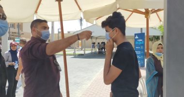 صور.. كشف حرارى ومنع الدخول بدون كمامة بمكتب تنسيق التعليم العالى