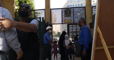 صور.. حديقة حيوان الجيزة تشترط الدخول بعد كشف الحرارة على منافذ بيع التذاكر